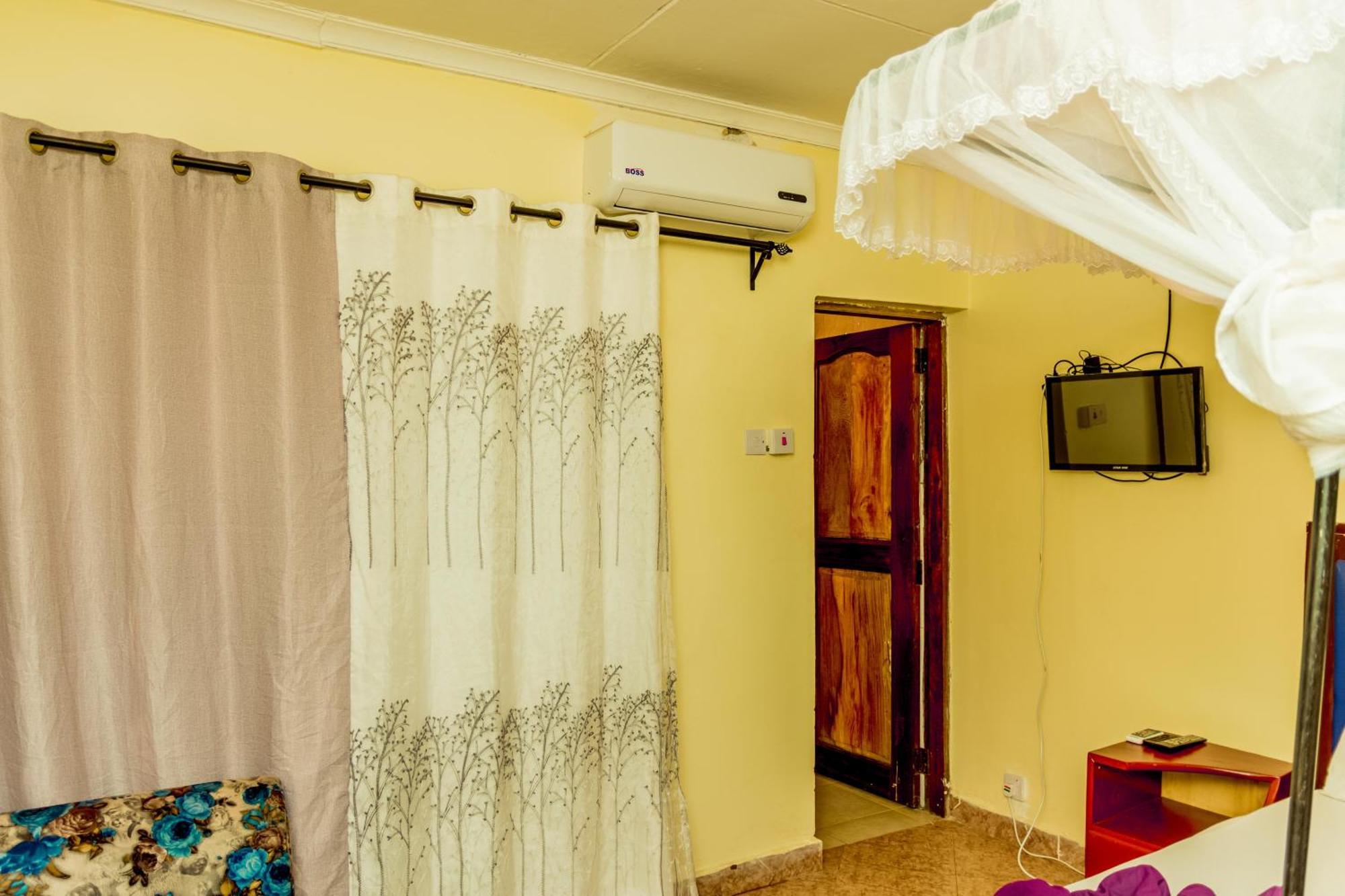 Kilimanjaro Summit Lodge Moshi Luaran gambar